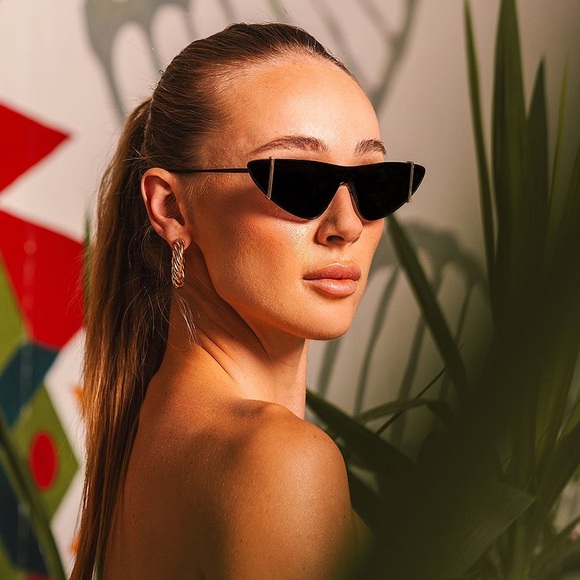 NEW SAINT LAURENT WOMEN CAT EYE SUNGLASSES - Picture 3 of 5